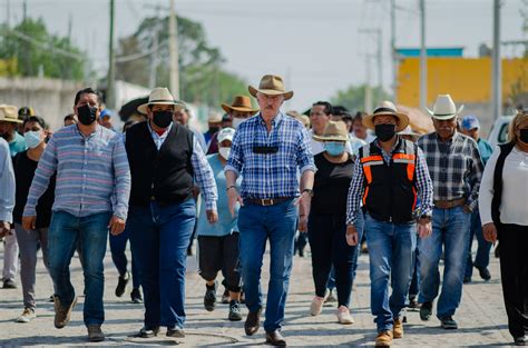 Enrique Vega Entrega Obras De Urbanizaci N En La Griega Y Calamanda