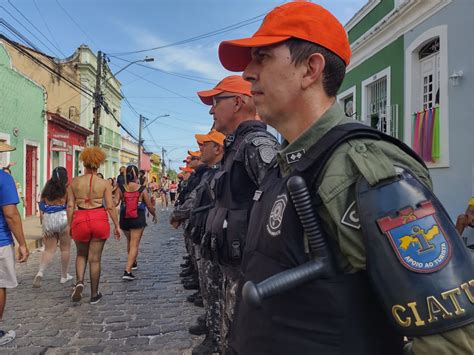 Pmpe Garante Segurança De Foliões Nas Prévias De Carnaval Polícia Militar De Pernambuco