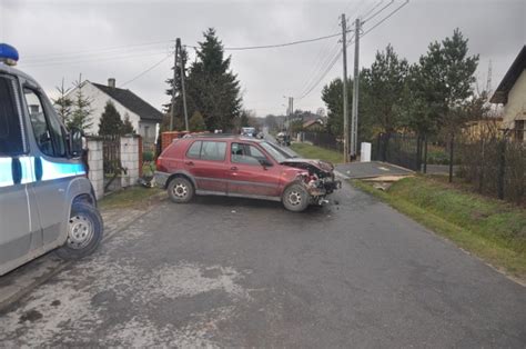 Wypadek Pod Radomiem Pijany Kierowca Uciek Z Miejsca Zdarzenia