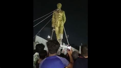 Watch: Protesters bring down iconic statue of Sheikh Mujibur Rahman in Dhaka | World News ...