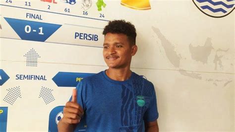 Bek Persib Bandung Ini Ungkap Perjuangannya Raih Gelar Sarjana Sebut