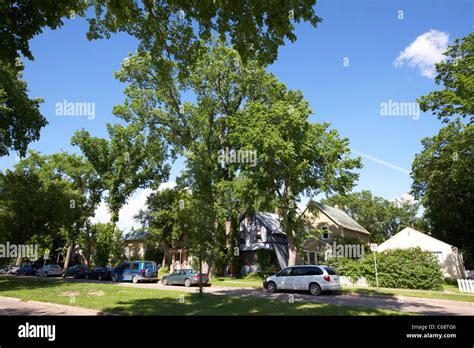 Neighbourhood Hi Res Stock Photography And Images Alamy