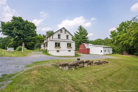 1561 E Newport Road Lititz By Kline Kreider Good Auctioneers