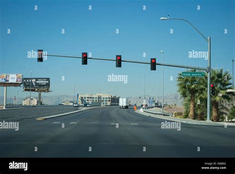 [Red light] [traffic lights] signals at a crossroads, America Stock ...