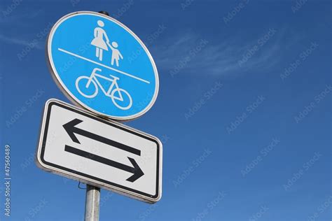 Deutsches Verkehrszeichen Gemeinsamer Geh Und Radweg Beide