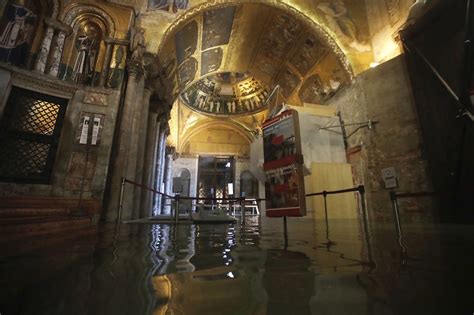 Le Foto Dell Acqua Alta A Venezia Il Post