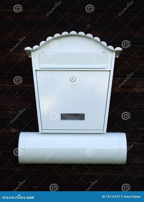 Your white mailbox has a hidden safety feature for mail 1