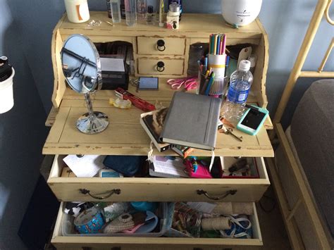 Organize a Messy Desk : 8 Steps (with Pictures) - Instructables