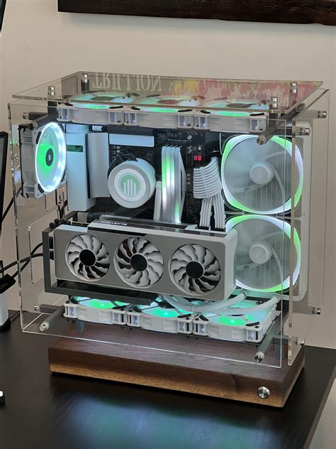 Check out this custom PC I built for my friend! : r/CustomPC