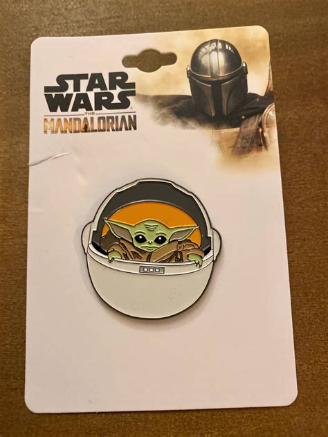 Official Madalorian Pin : r/StarWars