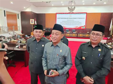 Pemkab Mura Berikan Jawaban Pemandangan Umum Fraksi DPRD Pada Paripurna