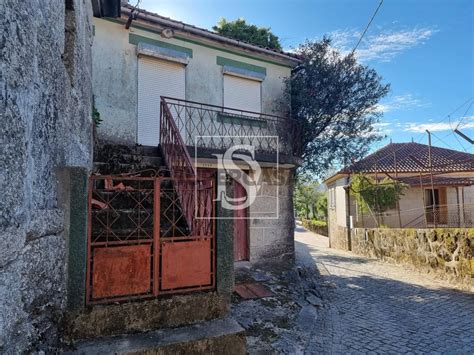 Moradia Casa Antiga T Venda Em Louredo Supercasa