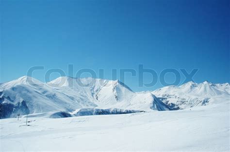 Hohe Berge Unter Schnee Im Winter Stock Bild Colourbox