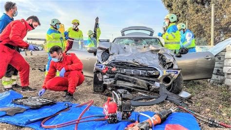 Muere Un Joven De 23 Años Tras Una Colisión Frontal De Dos Vehículos En La N 121