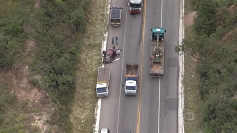 V Deo Acidente Na Br Deixa Dois Mortos E Provoca Congestionamento