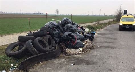 Finalmente Ripulite Dai Rifiuti Alcune Strade Provinciali Alla