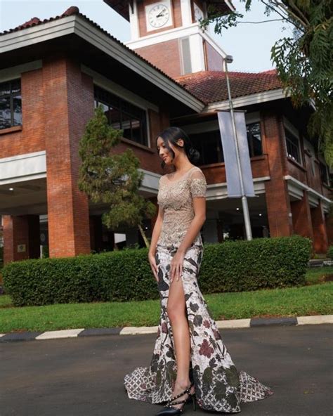 Hot Sexy Chloe Xaviera Bikini Pics