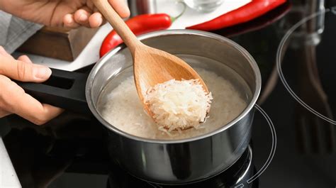 Rice Cooker Rice vs Stove Top Rice: Which is Better? - We Know Rice