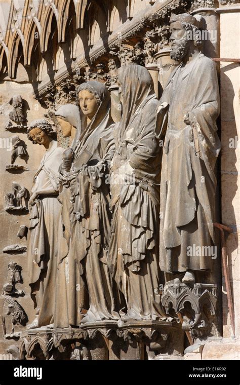 Reims Cathedral West Wing Statues Angel Of Annunciation And Virgin