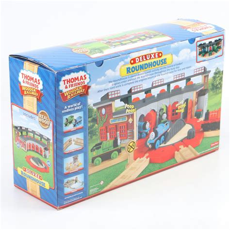 Fisher Price Thomas And Friends Wooden Railway Deluxe Roundhouse Playset