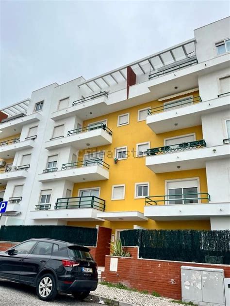 Apartamento T3 à venda na rua Doutor Francisco Sá Carneiro 37 Póvoa