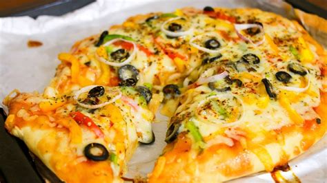 वेज चीज़ पिज़्ज़ा बनाने की विधि Veg Cheese Pizza Recipe In Hindi