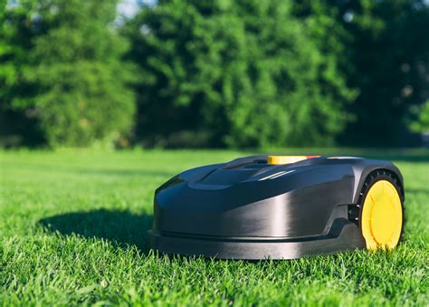 Your Guide to Automatic Lawn Mowers | myhomeTURF