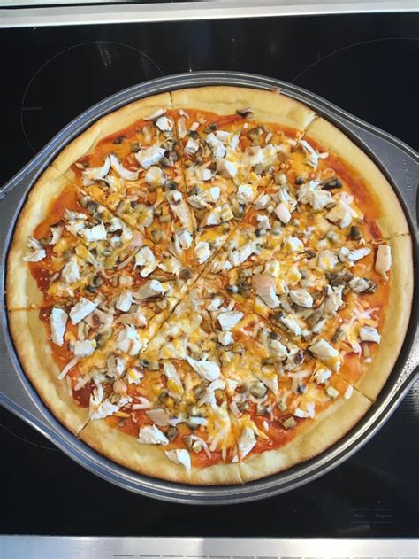 Keto Bbq Buffalo Chicken Mushroom Pizza R Ketorecipes