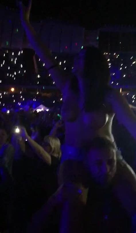 Tette Al Concerto Di Vasco Solopornoitaliani