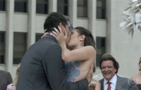 Foto O Primeiro Beijo De Maria Casadevall Na Tv Aconteceu Em Amor