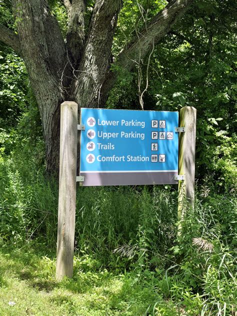 Hiking the Rattlesnake Point Conservation Area Trails - 2 Nerds In A Truck