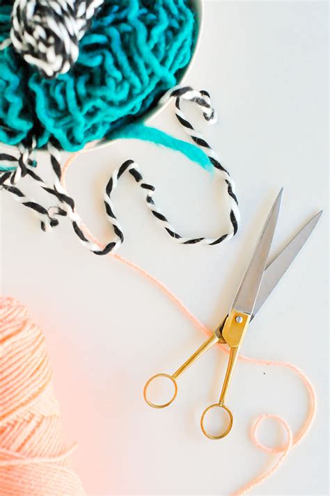 How To Make A Finger Knit Garland