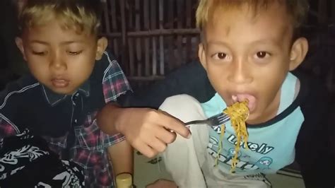 Mukbang Mie Level Gila Ala Ala Youtuber Fahad Nino Youtube