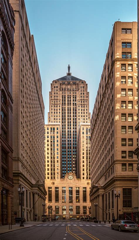 Chicago Board of Trade Building (Art Deco style) : r/ArchitecturePorn