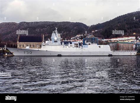 Knm Otto Sverdrup Hi Res Stock Photography And Images Alamy