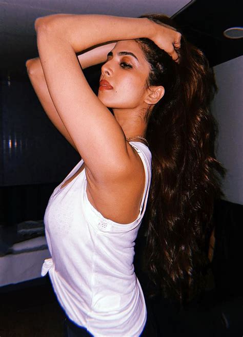 మత పగటట అదలత మలవక మహనన ఫటల Actress Malavika Mohanan Hot Looks In Latest HD