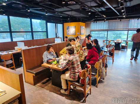 捷運新店站美食 阿豬媽韓式烤肉吃到飽新店店 豬五花肉質好，配上好吃韓國泡菜真對味，還有長者優惠跟學生優惠，新店美食 跳躍的宅男