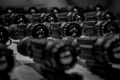 night vision goggles     uplarn