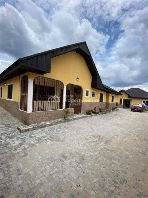 For Sale Luxury Bedroom Bungalow With Bedroom Flat Bq Off Chinda