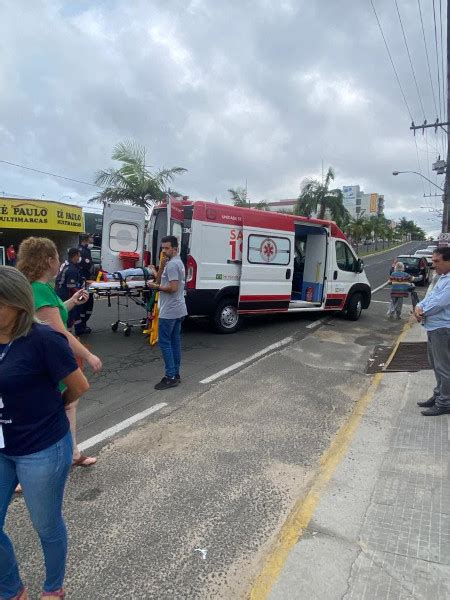 Mulher Atropelada Enquanto Cruzava Na Faixa De Pedestre Na Avenida