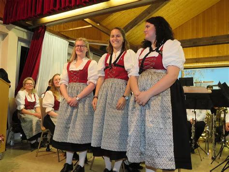 Gutmadingen F R Was Gutmadinger Musikerinnen Eine Silberne Ehrennadel