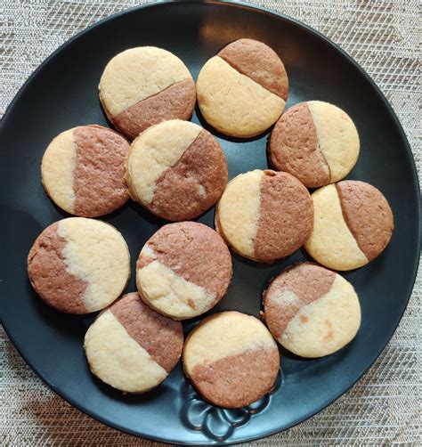 Eggless Chocolate Vanilla Cookies