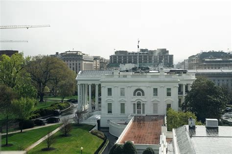 Driver Dies After Crashing Into White House Gate The Washington Post