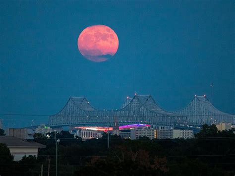 A rare super blue moon will dazzle in the Louisiana night sky. Here's when to see it.