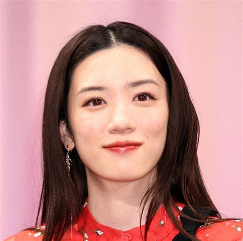 永野芽郁 “気持ちだけ海”の夏全開ショットに「天使だ」「可愛すぎる」― スポニチ Sponichi Annex 芸能