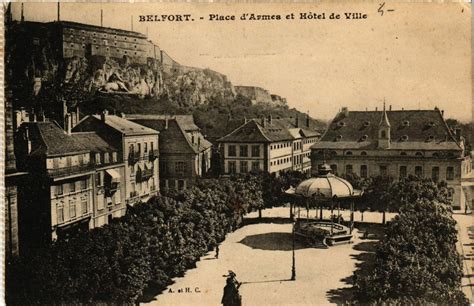 Belfort La Place D Armes Hotel De Ville Chateau à Belfort Cartorum