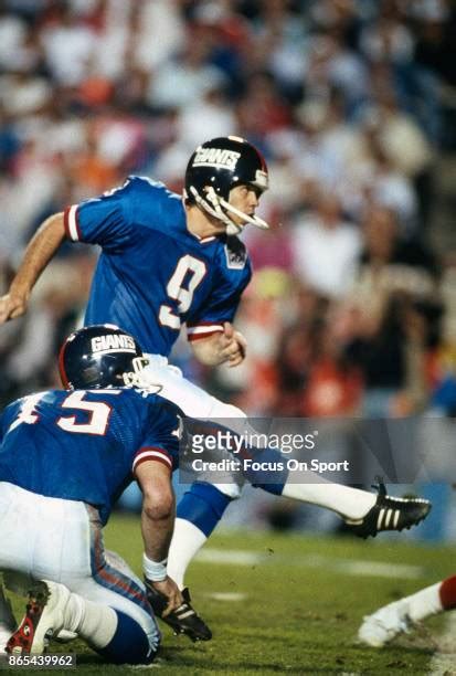 128 Matt Bahr Kicker Photos & High Res Pictures - Getty Images