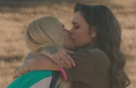 Hayley Kiyoko And Kehlani Passionate Kisses Music Videos Kehlani