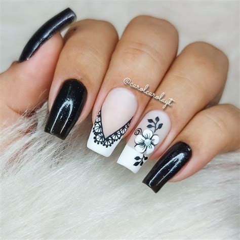 Modelos De Unhas Preto E Branco - 27 Modelos e Fotos de Unhas Preto e Branco