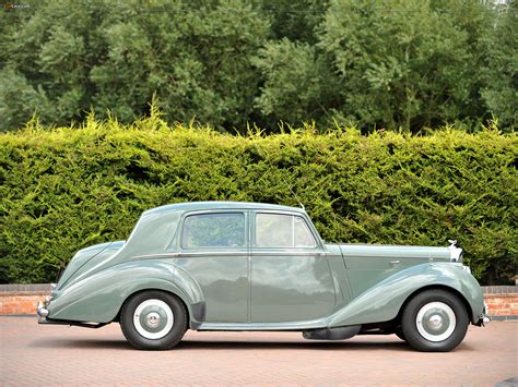 Photos of Bentley R-Type Standard Saloon 1952–55 (2048x1536)